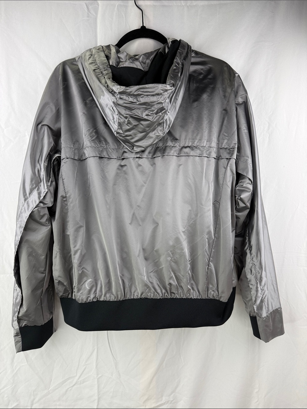 ZYIA Active Women’s Size Large Silver Metallic Gray Hooded Windbreaker Jacket - Picture 7 of 10